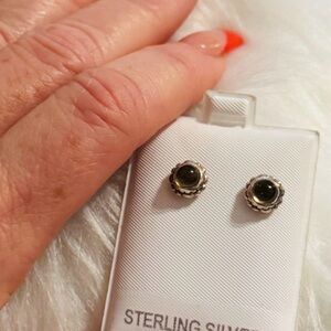 P Birthday Bloom November Earrings